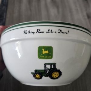 Gibson/John Deere mixing bowl